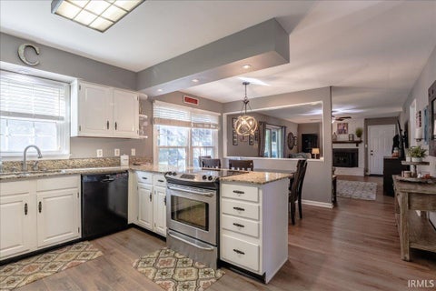 Tiny photo for 7611 Nottingham Drive, Newburgh, IN 47630 (MLS # 202640219)