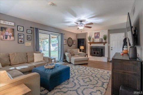 Tiny photo for 7611 Nottingham Drive, Newburgh, IN 47630 (MLS # 202640219)