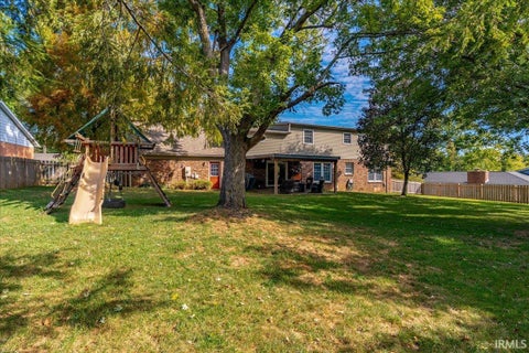 Tiny photo for 7611 Nottingham Drive, Newburgh, IN 47630 (MLS # 202640219)