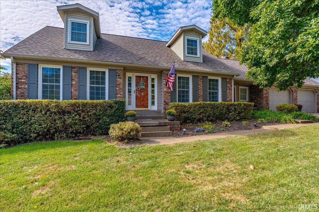 Photo of 7611 Nottingham Drive, Newburgh, IN 47630 (MLS # 202640219)