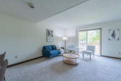 Tiny photo for 598 E Graham Place, Bloomington, IN 47401 (MLS # 202618629)