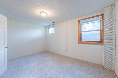 Tiny photo for 598 E Graham Place, Bloomington, IN 47401 (MLS # 202618629)