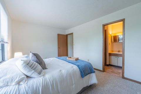 Tiny photo for 598 E Graham Place, Bloomington, IN 47401 (MLS # 202618629)
