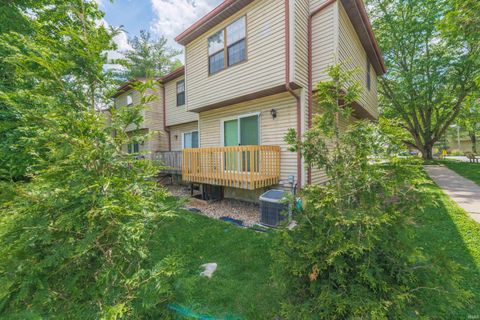 Tiny photo for 598 E Graham Place, Bloomington, IN 47401 (MLS # 202618629)