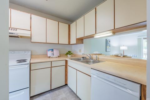 Tiny photo for 598 E Graham Place, Bloomington, IN 47401 (MLS # 202618629)