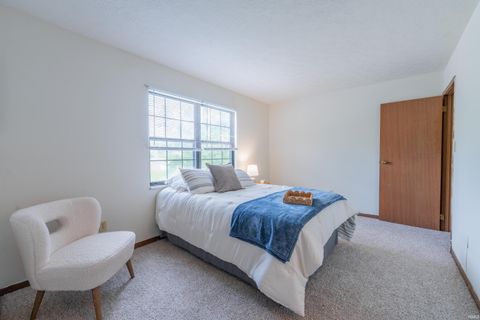 Tiny photo for 598 E Graham Place, Bloomington, IN 47401 (MLS # 202618629)