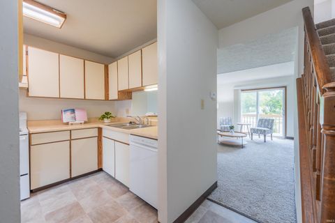 Tiny photo for 598 E Graham Place, Bloomington, IN 47401 (MLS # 202618629)