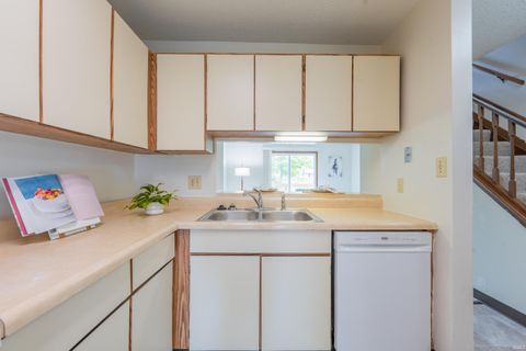 Tiny photo for 598 E Graham Place, Bloomington, IN 47401 (MLS # 202618629)