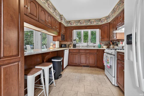 Tiny photo for 5239 E Colonial Oaks Drive, Monticello, IN 47960 (MLS # 202632311)