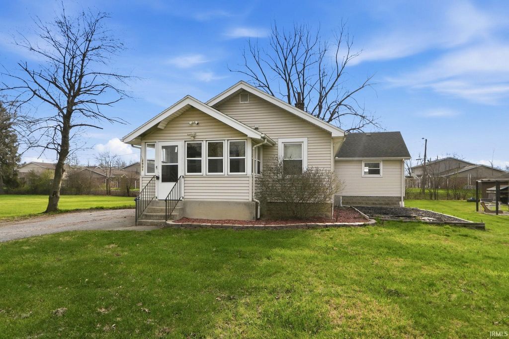 Photo of 2901 Darlene Drive, Fort Wayne, IN 46802 (MLS # 202611480)