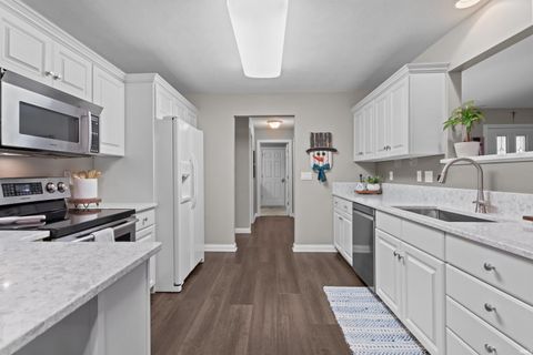 Tiny photo for 779 WILLOWRIDGE Drive, Kokomo, IN 46901 (MLS # 202605692)