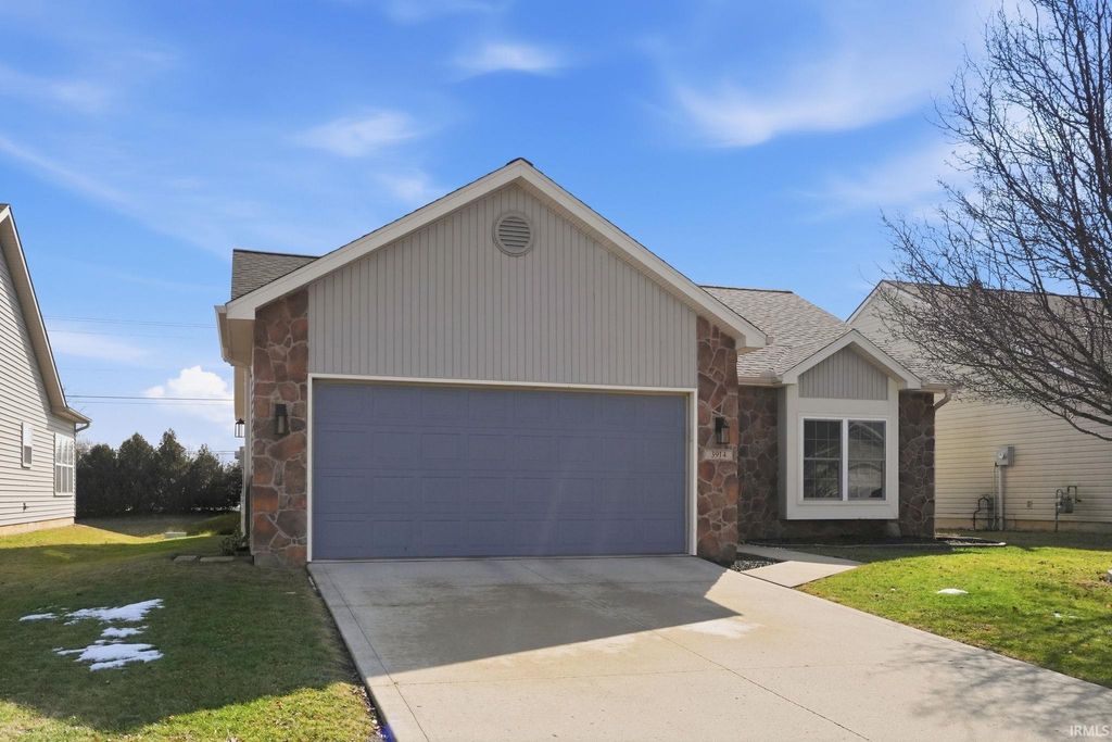 Photo of 3914 Stanton Hall Parkway, Fort Wayne, IN 46815 (MLS # 202606680)