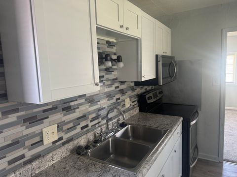 Tiny photo for 1015 E ELM Street, Kokomo, IN 46901 (MLS # 202624633)