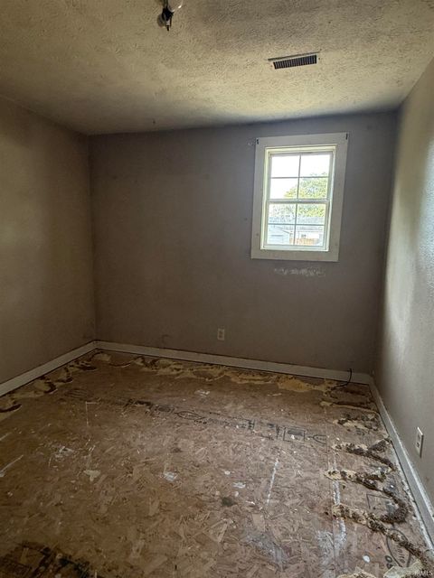 Tiny photo for 1917 N Apperson Way, Kokomo, IN 46901 (MLS # 202541405)