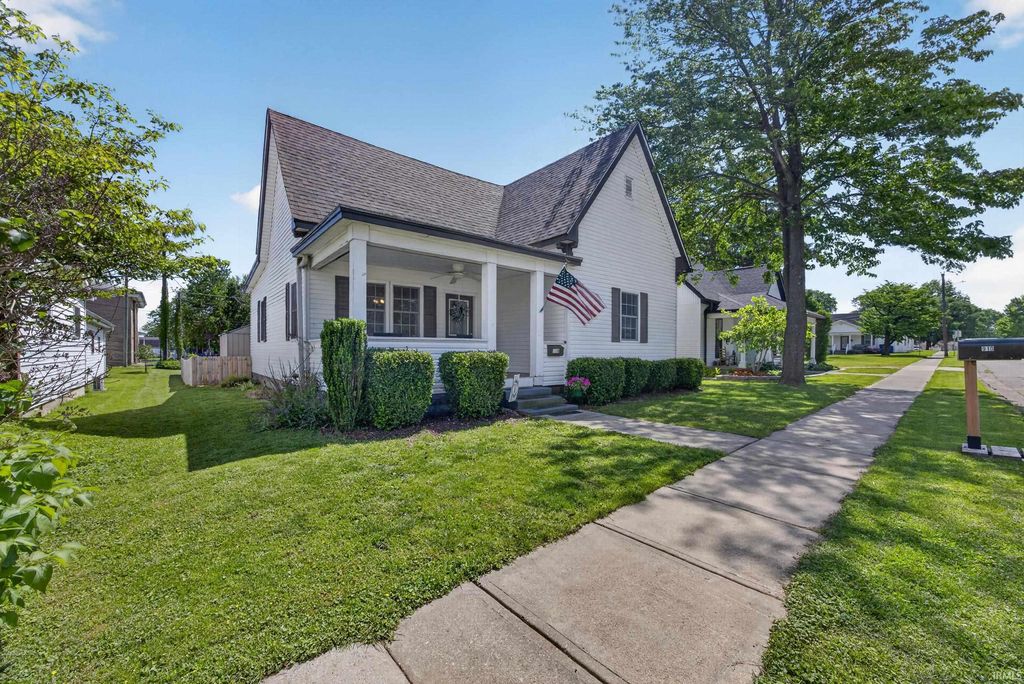 Photo of 910 W Oak Street, Mitchell, IN 47446 (MLS # 202616615)