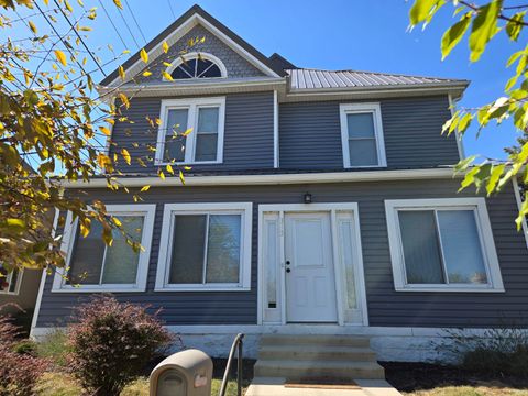 Photo of 315 7th Street, Logansport, IN 46947 (MLS # 202539743)