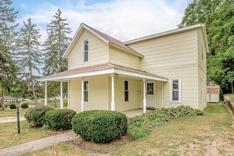 Tiny photo for 510 Dimond Street, Huntington, IN 46750 (MLS # 202601312)