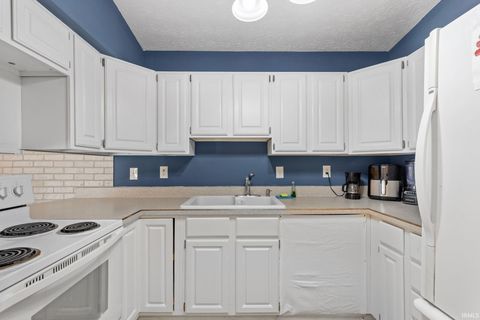 Tiny photo for 609 E Clarinet Boulevard, Elkhart, IN 46516 (MLS # 202545508)