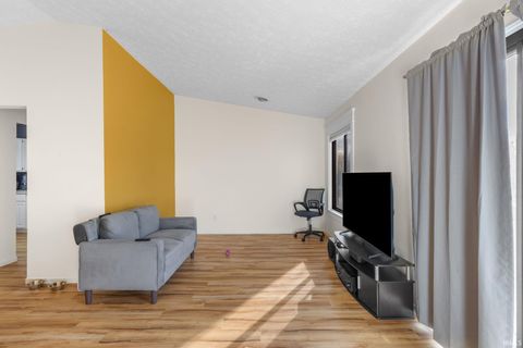 Tiny photo for 609 E Clarinet Boulevard, Elkhart, IN 46516 (MLS # 202545508)