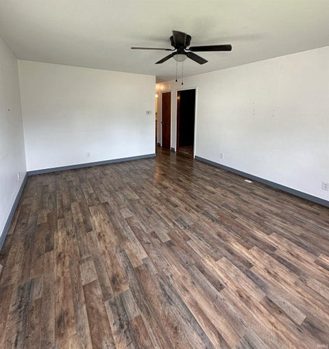 Tiny photo for 1412 E Poplar Street, Petersburg, IN 47567 (MLS # 202621357)