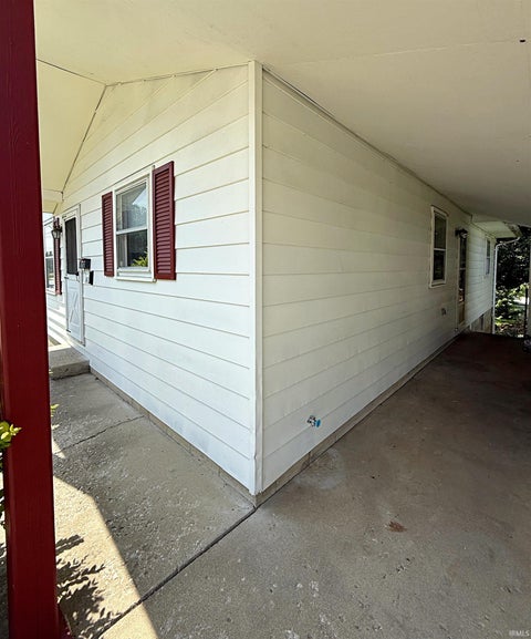 Tiny photo for 1412 E Poplar Street, Petersburg, IN 47567 (MLS # 202621357)