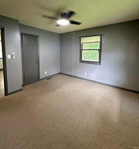 Tiny photo for 1412 E Poplar Street, Petersburg, IN 47567 (MLS # 202621357)