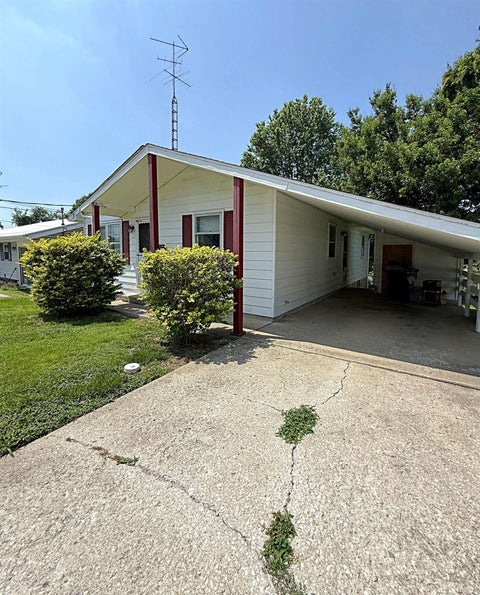 Tiny photo for 1412 E Poplar Street, Petersburg, IN 47567 (MLS # 202621357)