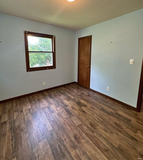 Tiny photo for 1412 E Poplar Street, Petersburg, IN 47567 (MLS # 202621357)