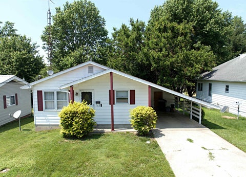 Tiny photo for 1412 E Poplar Street, Petersburg, IN 47567 (MLS # 202621357)
