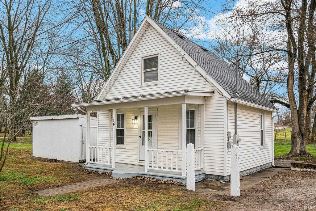 Photo of 14 E Center Street, Silver Lake, IN 46982 (MLS # 202547510)