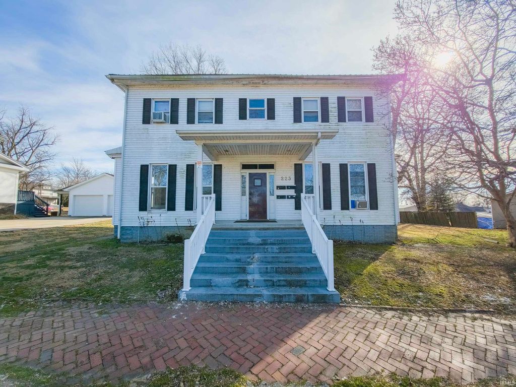 Photo of 223 E 3rd Street, Mount Carmel, IL 62863 (MLS # 202602098)