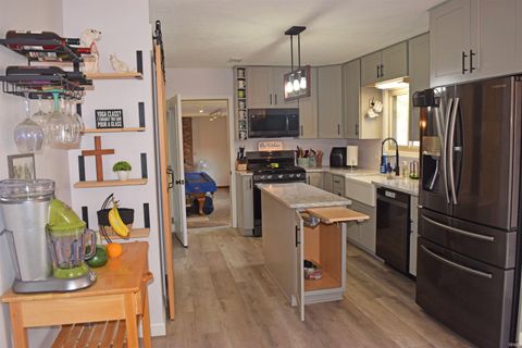 Tiny photo for 7481 Old Boonville Highway, Evansville, IN 47715 (MLS # 202606574)