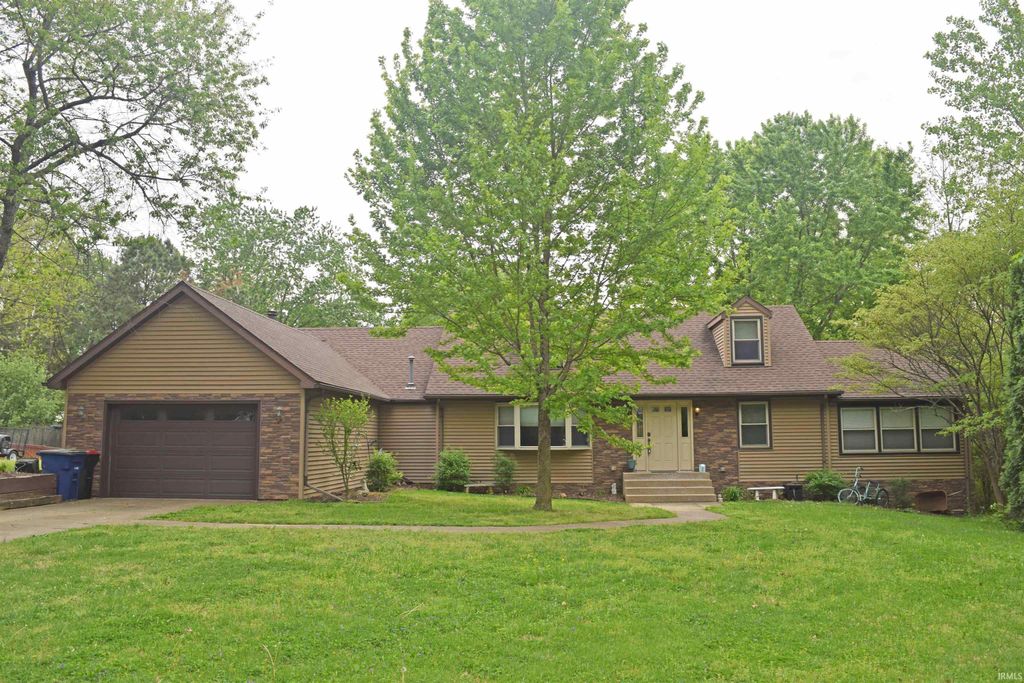 Photo of 7481 Old Boonville Highway, Evansville, IN 47715 (MLS # 202606574)