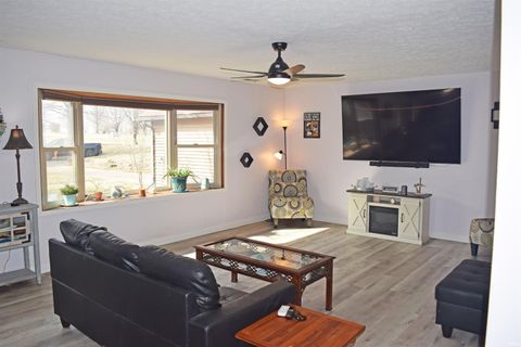 Tiny photo for 7481 Old Boonville Highway, Evansville, IN 47715 (MLS # 202606574)