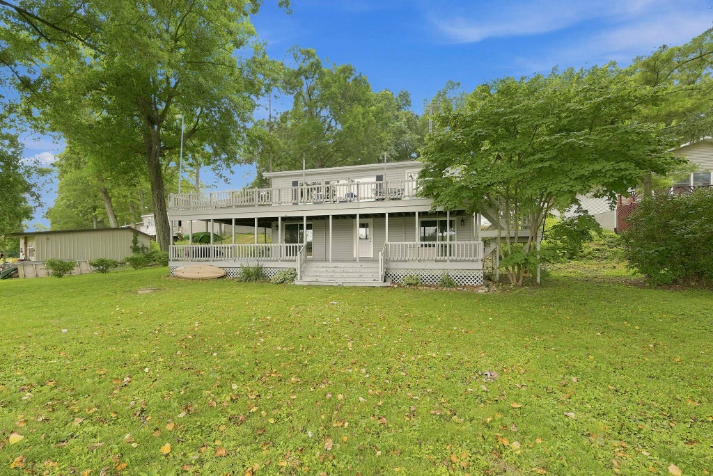 Photo of 320 Schaeffers Court, Fremont, IN 46737 (MLS # 202627921)