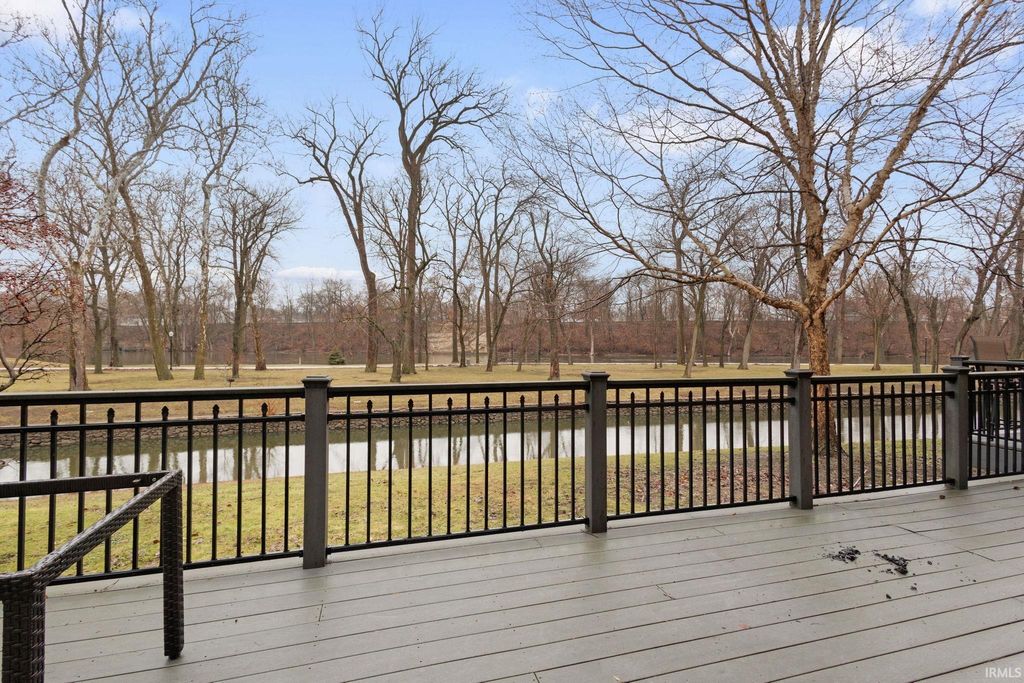 Photo of 526 Kamm Island Place #12, Mishawaka, IN 46544 (MLS # 202607595)