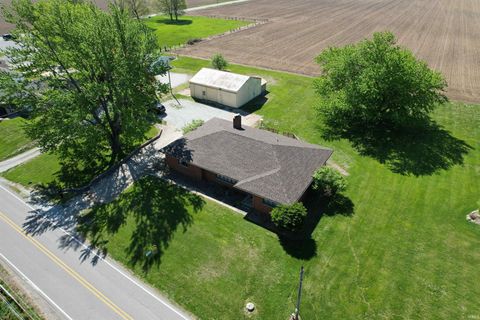 Tiny photo for 5660 E 400 N Street, Monticello, IN 47960 (MLS # 202613997)