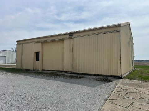 Tiny photo for 5660 E 400 N Street, Monticello, IN 47960 (MLS # 202613997)