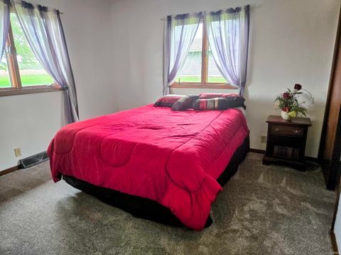 Tiny photo for 5660 E 400 N Street, Monticello, IN 47960 (MLS # 202613997)