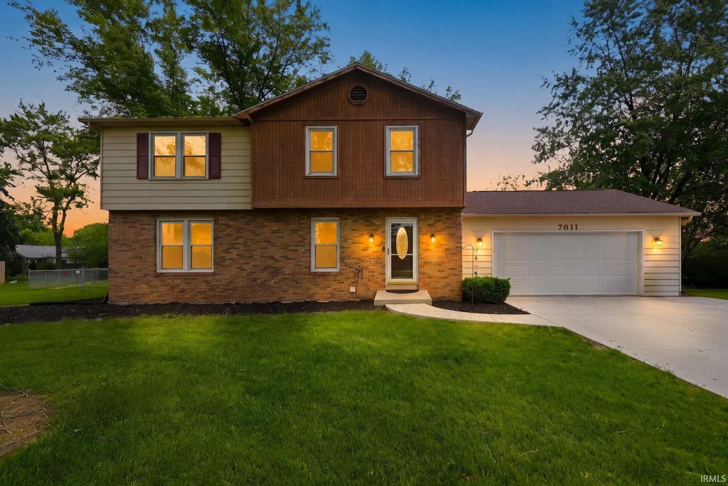 Photo of 7611 Dunleith Court, Fort Wayne, IN 46815 (MLS # 202619815)