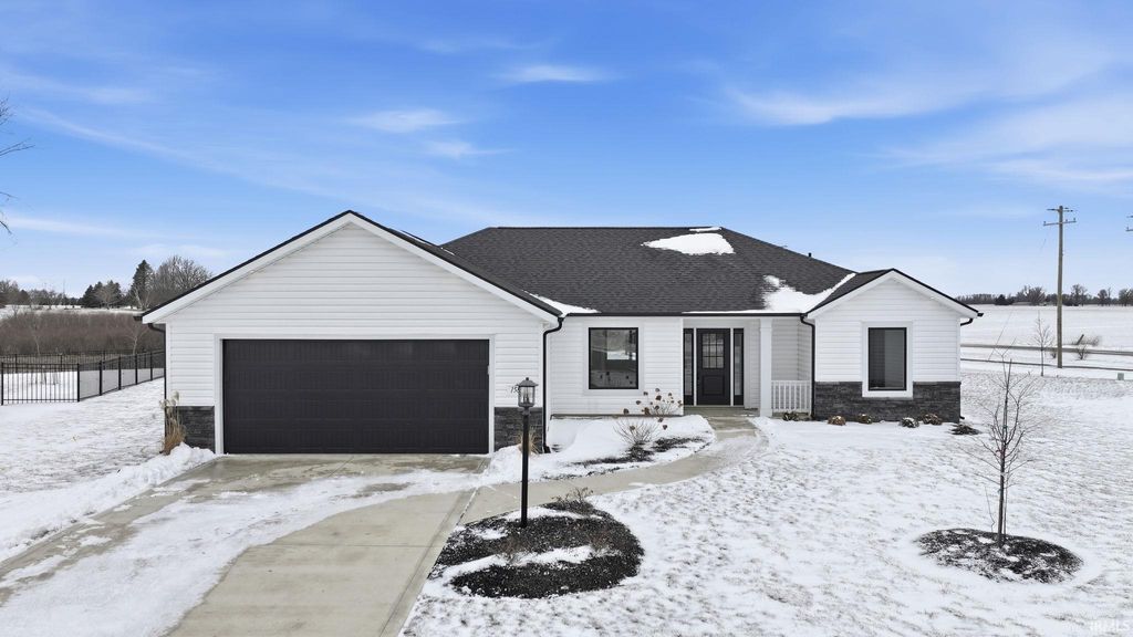 Photo of 1584 Lagonda Trail, Fort Wayne, IN 46818 (MLS # 202606701)