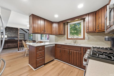 Tiny photo for 1310 Windsor Woods Boulevard, Fort Wayne, IN 46845 (MLS # 202643705)