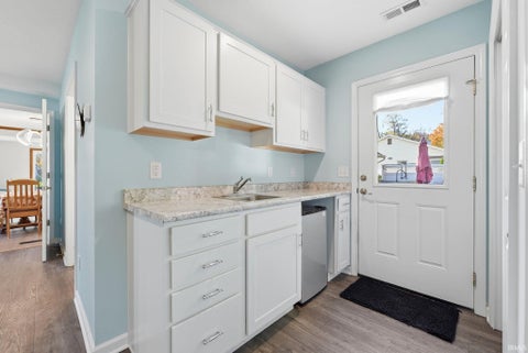 Tiny photo for 1310 Windsor Woods Boulevard, Fort Wayne, IN 46845 (MLS # 202643705)