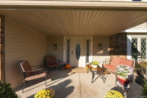 Tiny photo for 1310 Windsor Woods Boulevard, Fort Wayne, IN 46845 (MLS # 202643705)