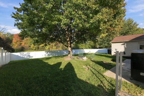 Tiny photo for 1310 Windsor Woods Boulevard, Fort Wayne, IN 46845 (MLS # 202643705)