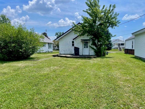 Tiny photo for 1004 E WHEELER Street, Kokomo, IN 46902 (MLS # 202642768)
