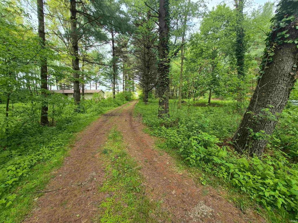 Photo of 18286 Roosevelt Road, South Bend, IN 46614 (MLS # 202617419)