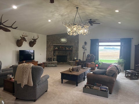 Tiny photo for 6607 E Red Road, Vincennes, IN 47591 (MLS # 202643561)