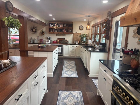 Tiny photo for 6607 E Red Road, Vincennes, IN 47591 (MLS # 202643561)