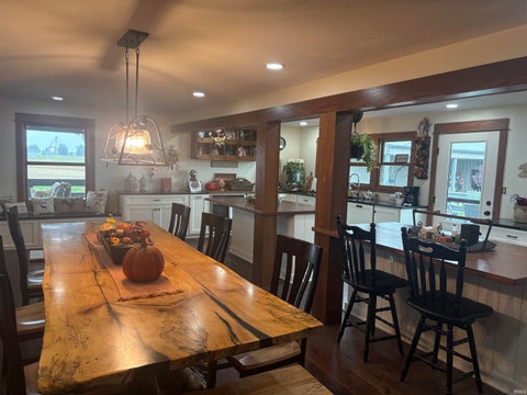Tiny photo for 6607 E Red Road, Vincennes, IN 47591 (MLS # 202643561)